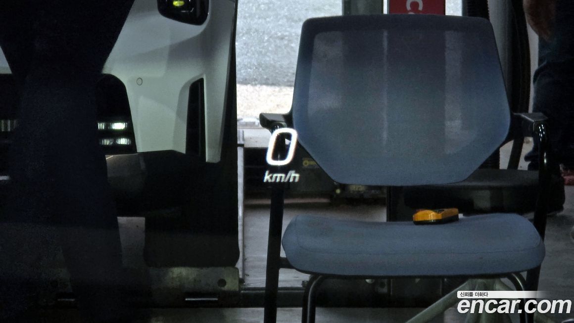 Mercedes-Benz GLC-Class 2025