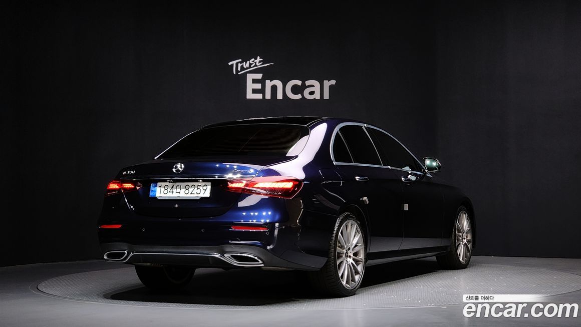 Mercedes-Benz E-Class 2022