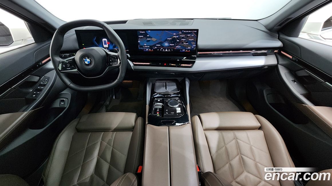BMW 5-Series 2024