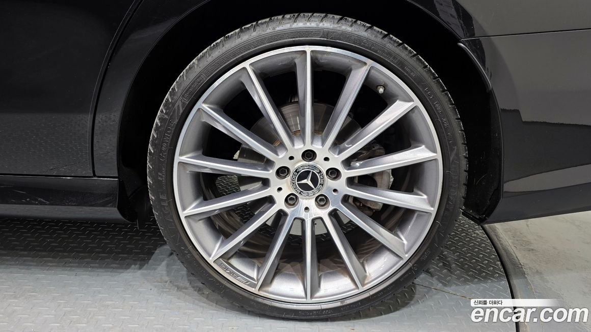 Mercedes-Benz E-Class 2021