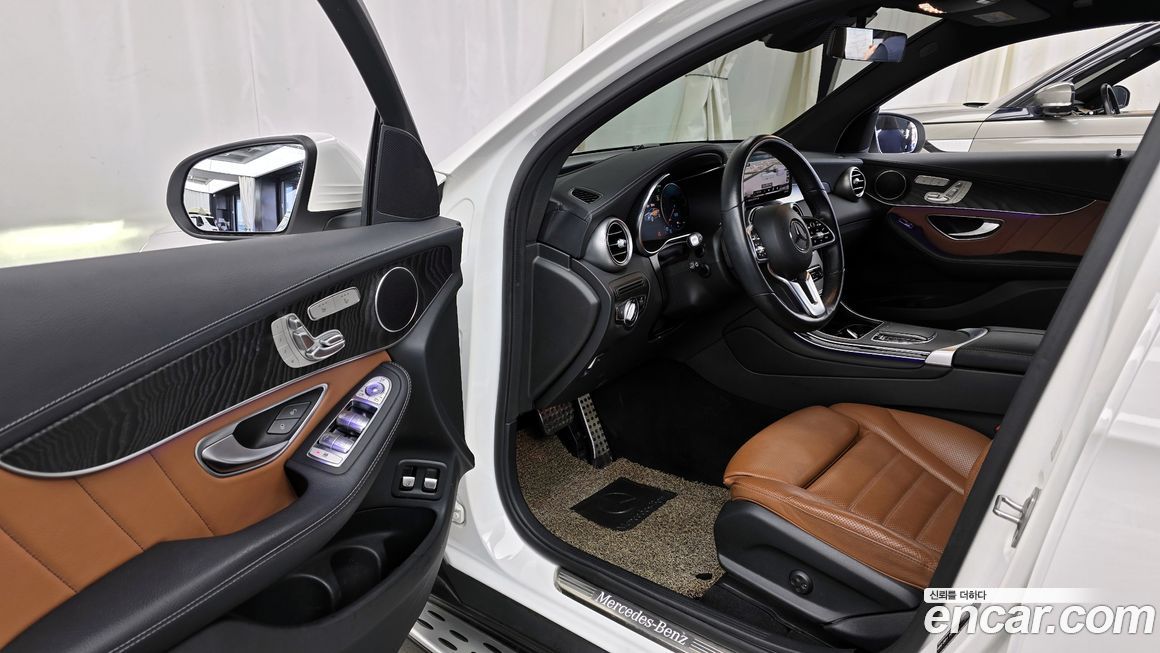 Mercedes-Benz GLC-Class 2023