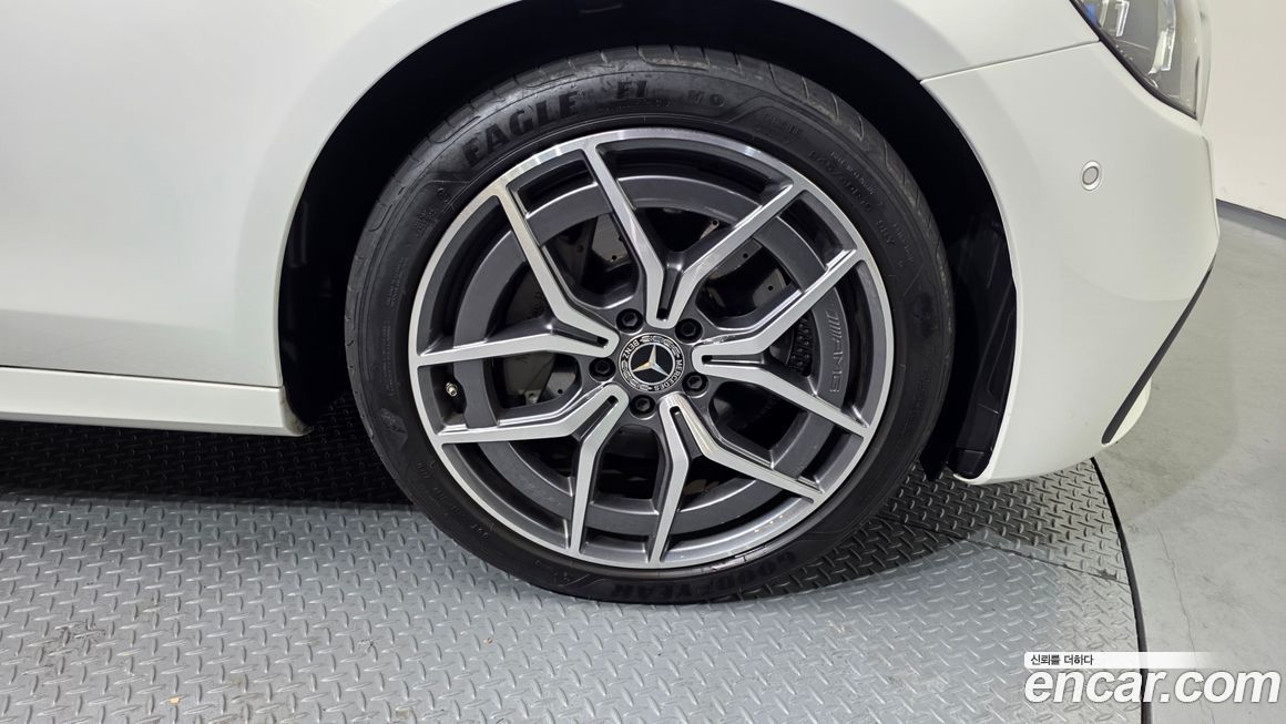 Mercedes-Benz E-Class 2023