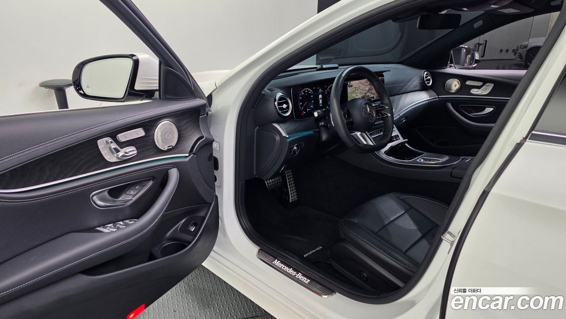 Mercedes-Benz E-Class 2023