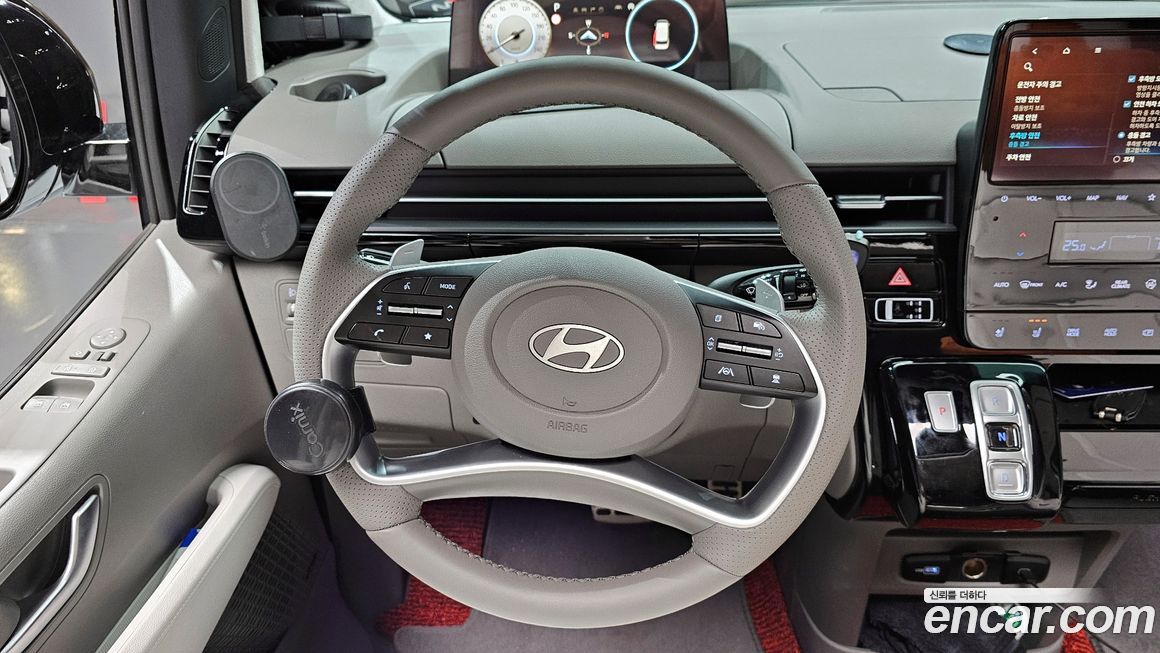 Hyundai Staria 2025