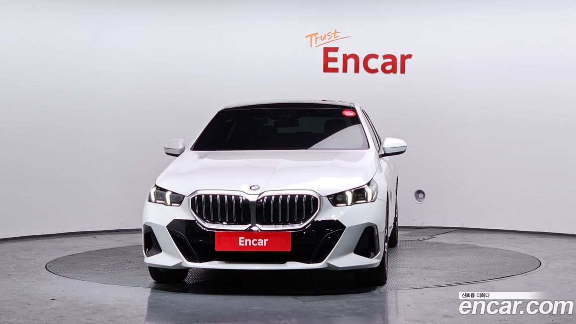 BMW 5-Series 2025