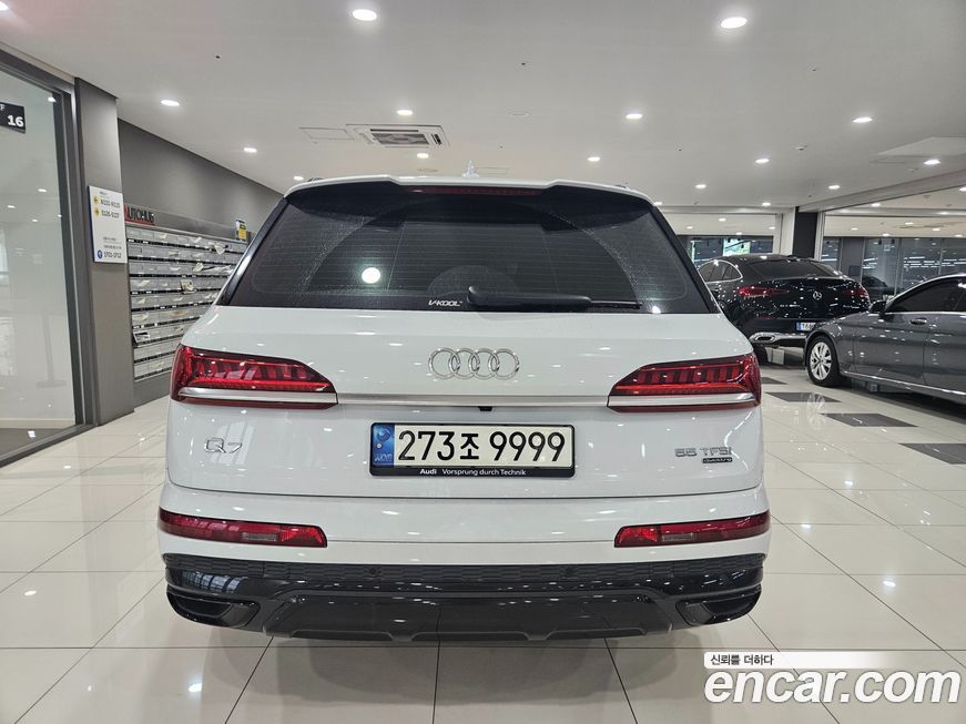 Audi Q7 2021