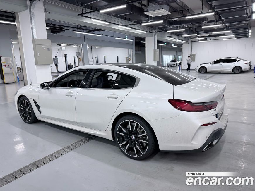 BMW 8-Series 2023