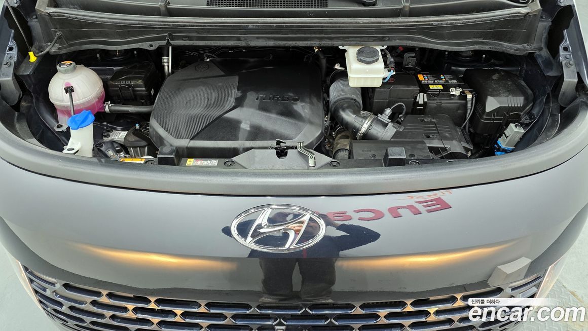 Hyundai Staria 2023
