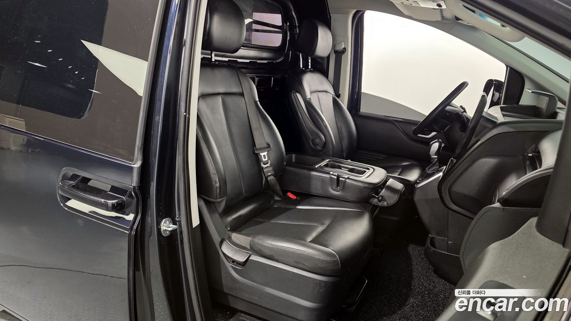 Hyundai Staria 2023