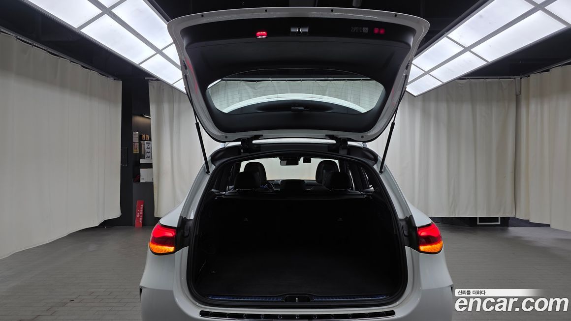 Mercedes-Benz GLC-Class 2026