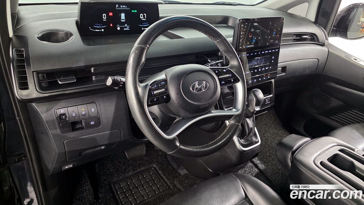 Hyundai Staria 2023