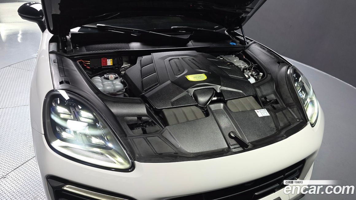 Porsche Cayenne 2021