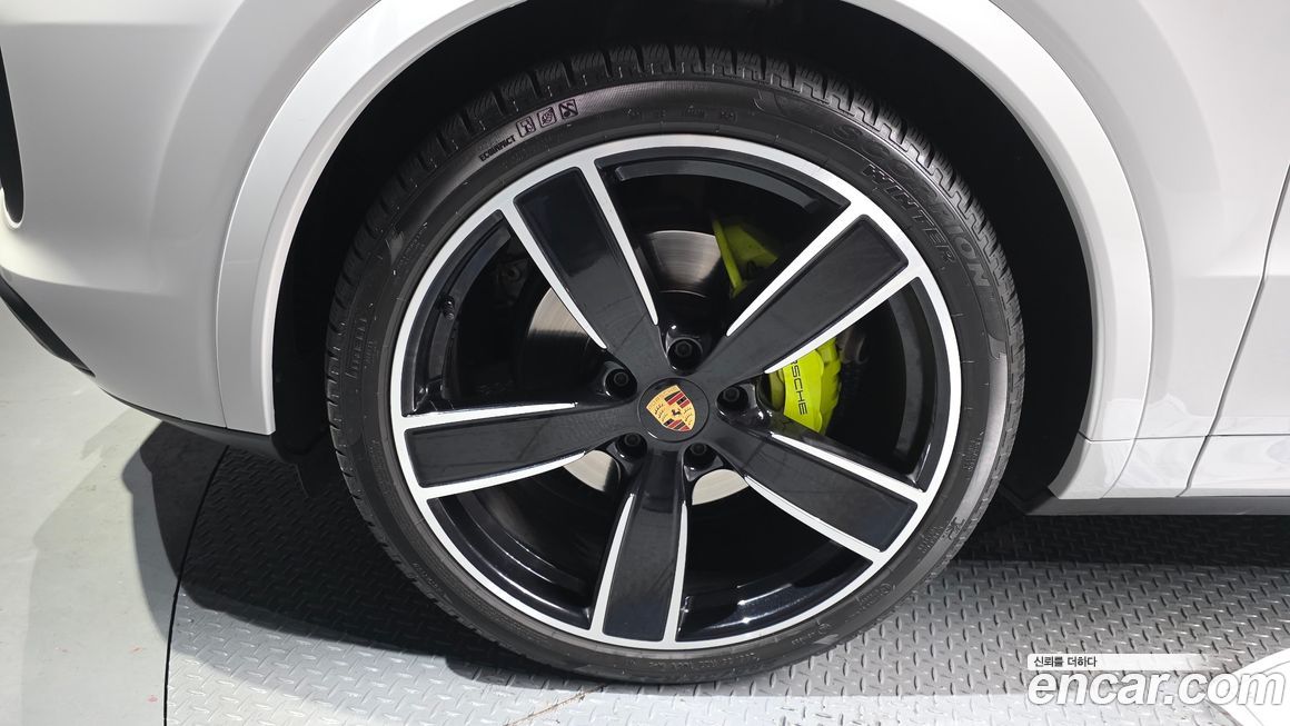 Porsche Cayenne 2021