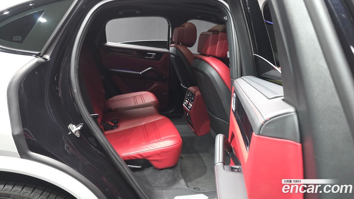 Porsche Cayenne 2021