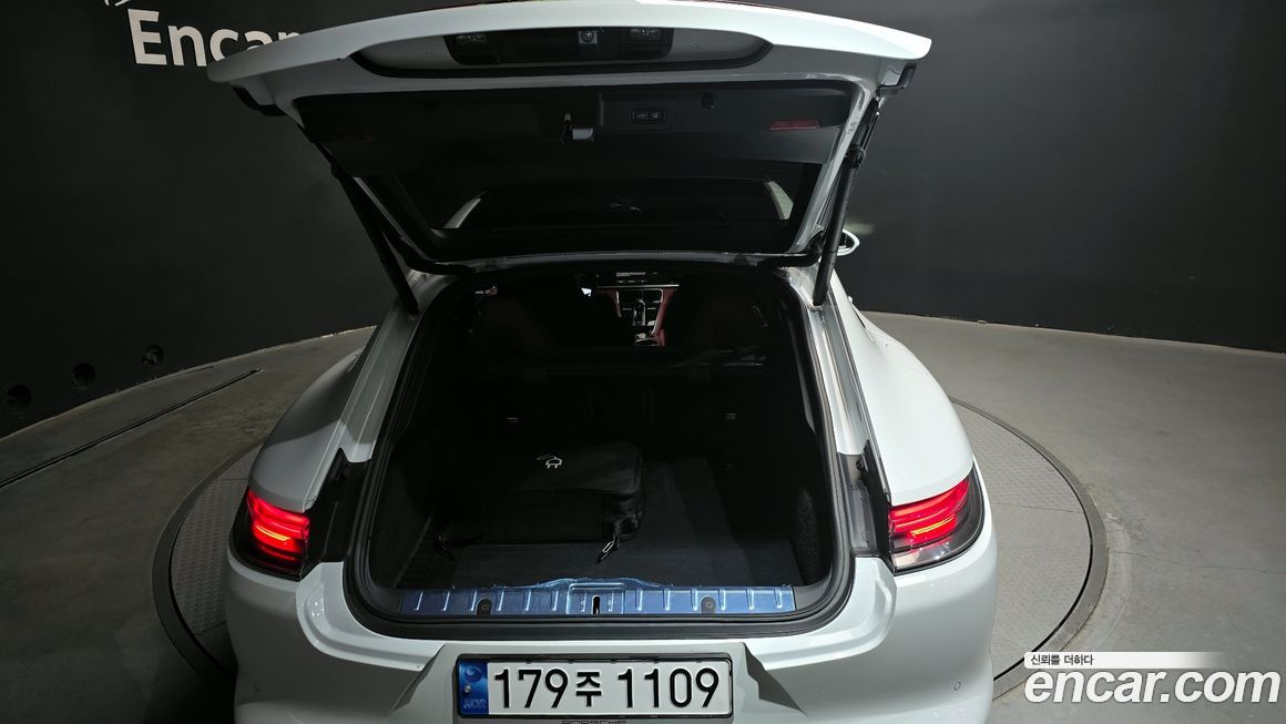 Porsche Panamera 2022