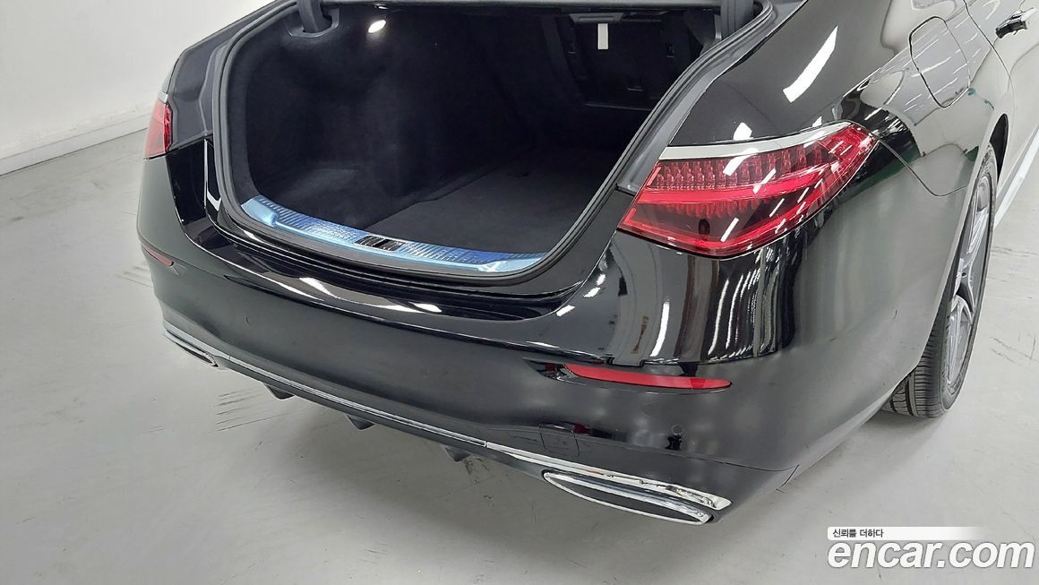 Mercedes-Benz S-Class 2023