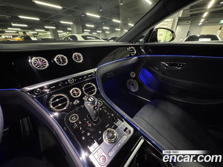 Bentley Continental 2023