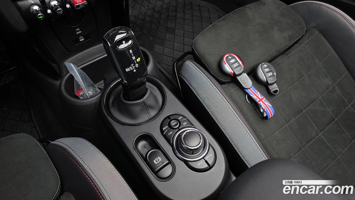 Mini Cooper Convertible 2023