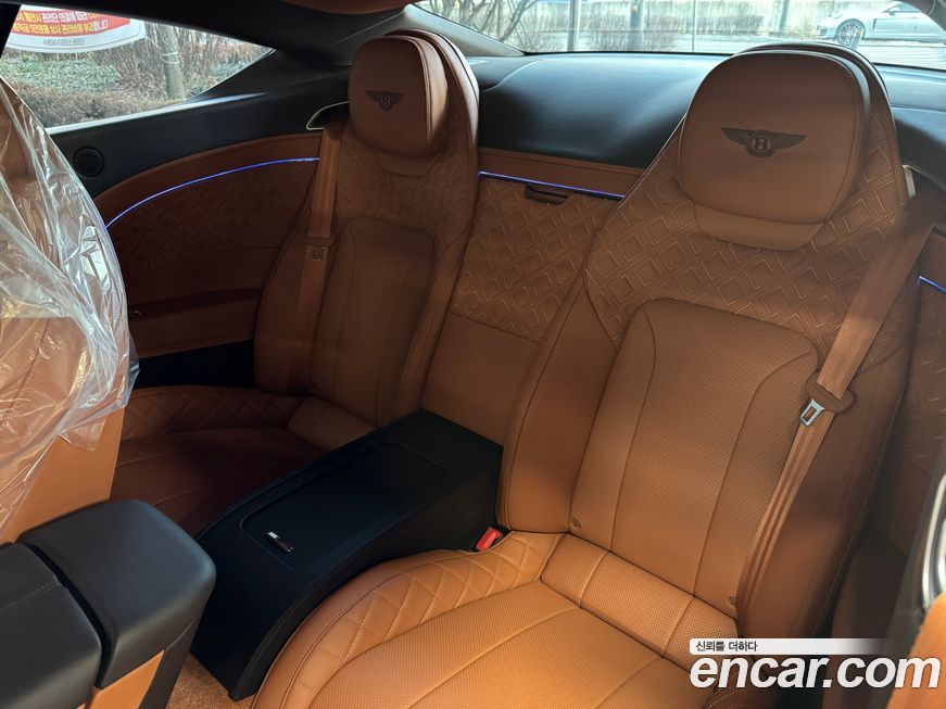 Bentley Continental 2021