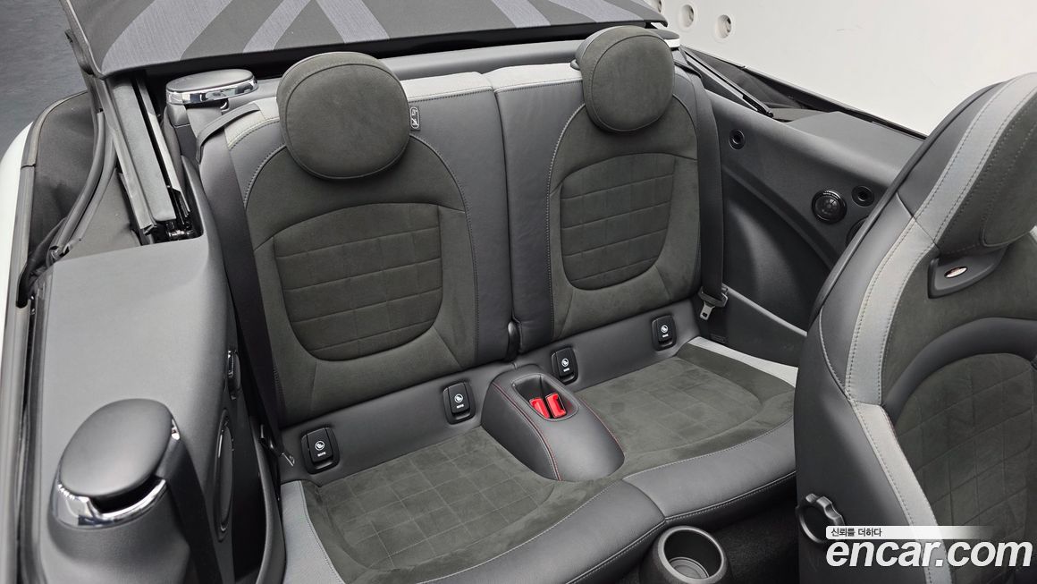 Mini Cooper Convertible 2023