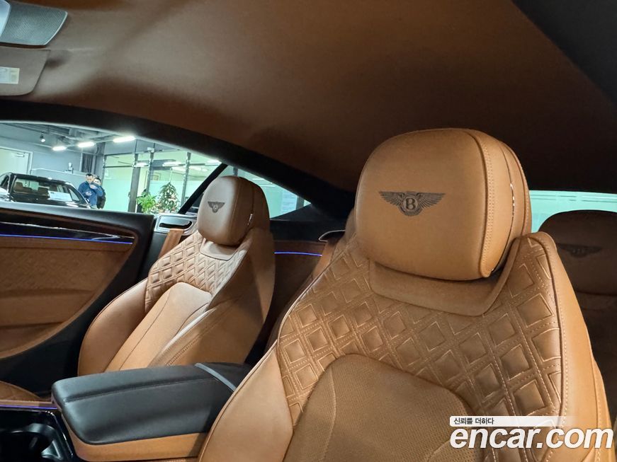 Bentley Continental 2021