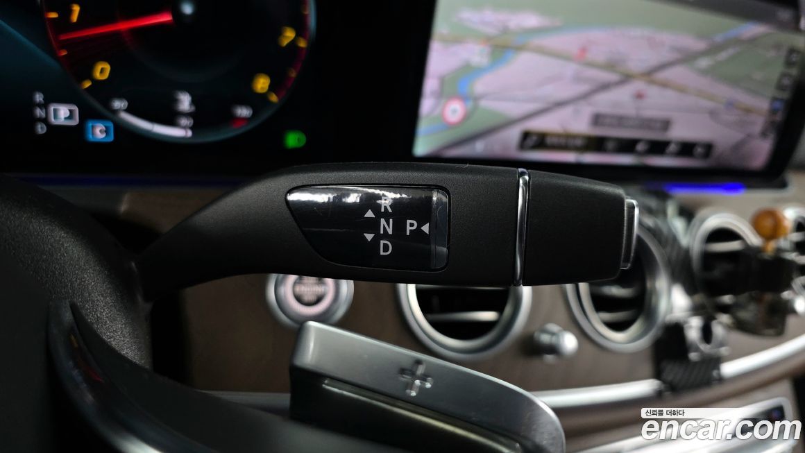 Mercedes-Benz E-Class 2022