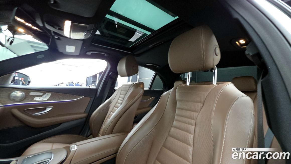 Mercedes-Benz E-Class 2022