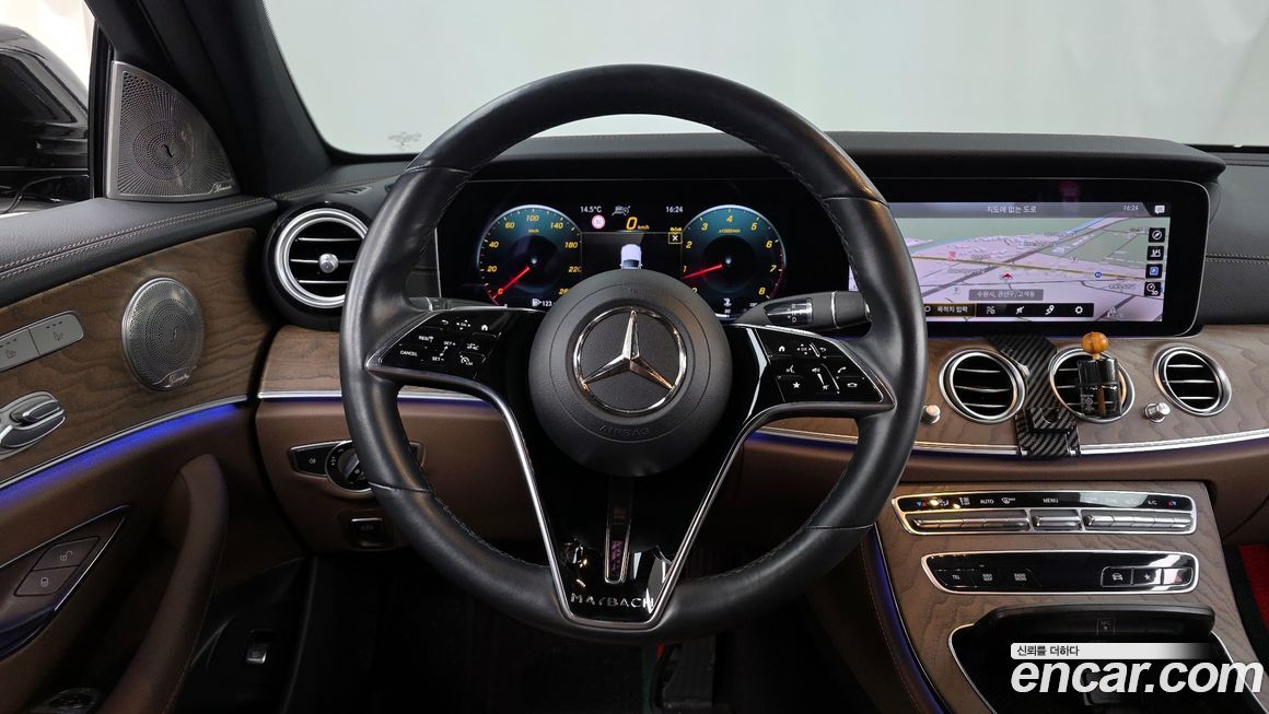 Mercedes-Benz E-Class 2022