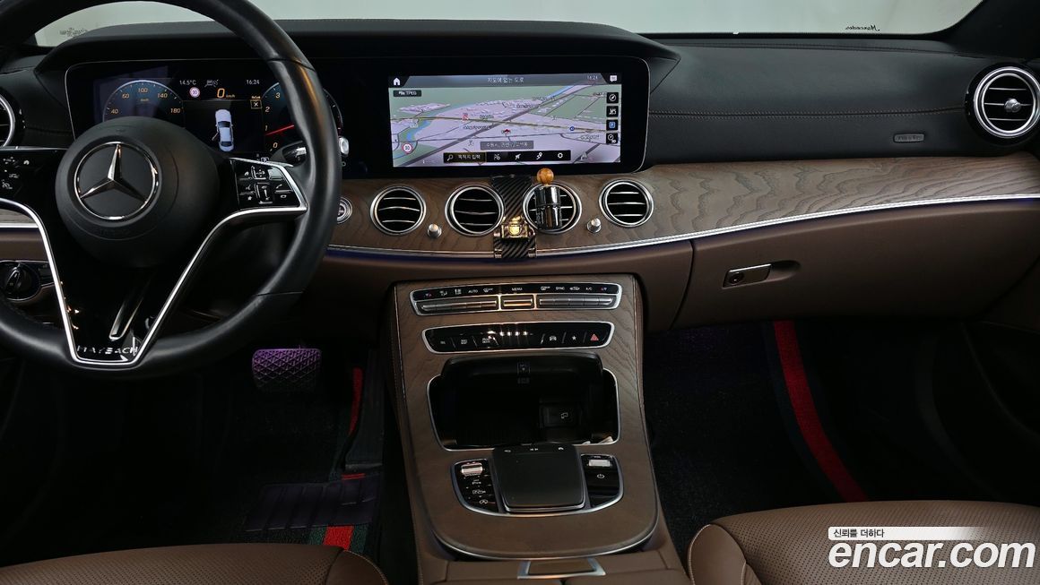 Mercedes-Benz E-Class 2022