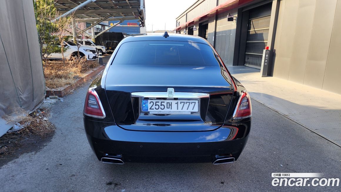 Rolls-Royce Ghost 2024
