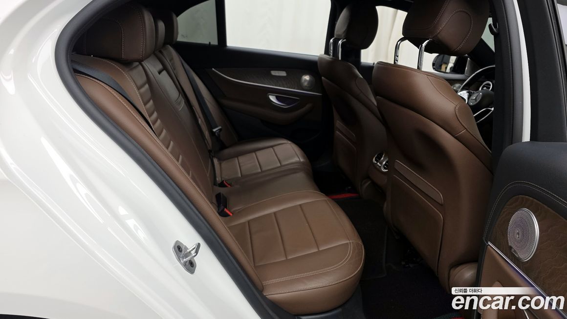 Mercedes-Benz E-Class 2022