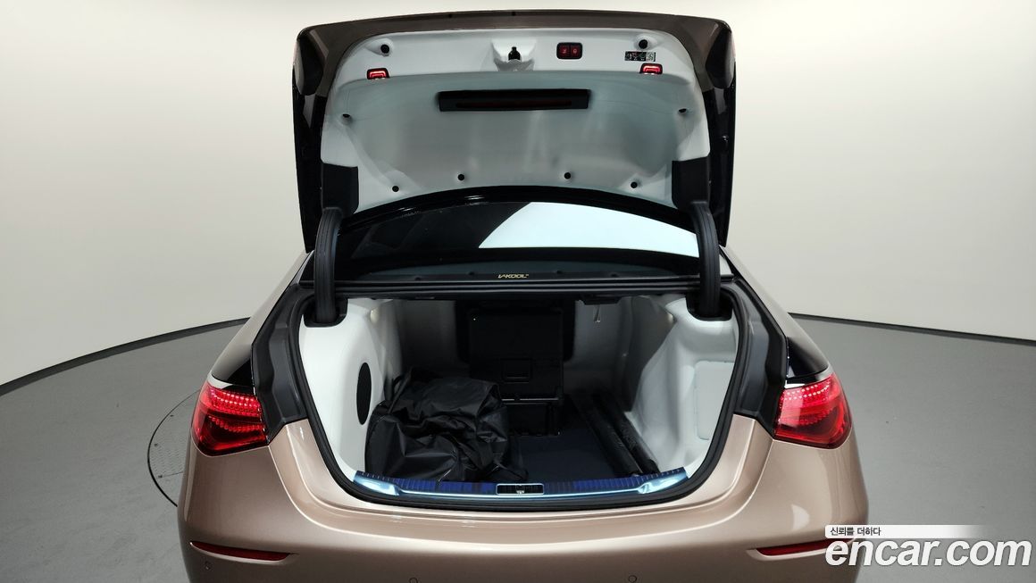 Mercedes-Benz S-Class 2023