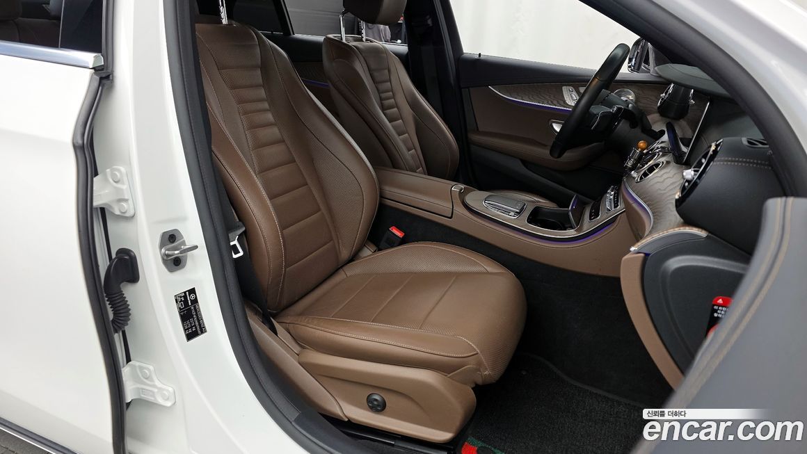 Mercedes-Benz E-Class 2022