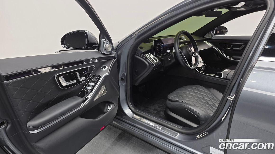 Mercedes-Benz S-Class 2023