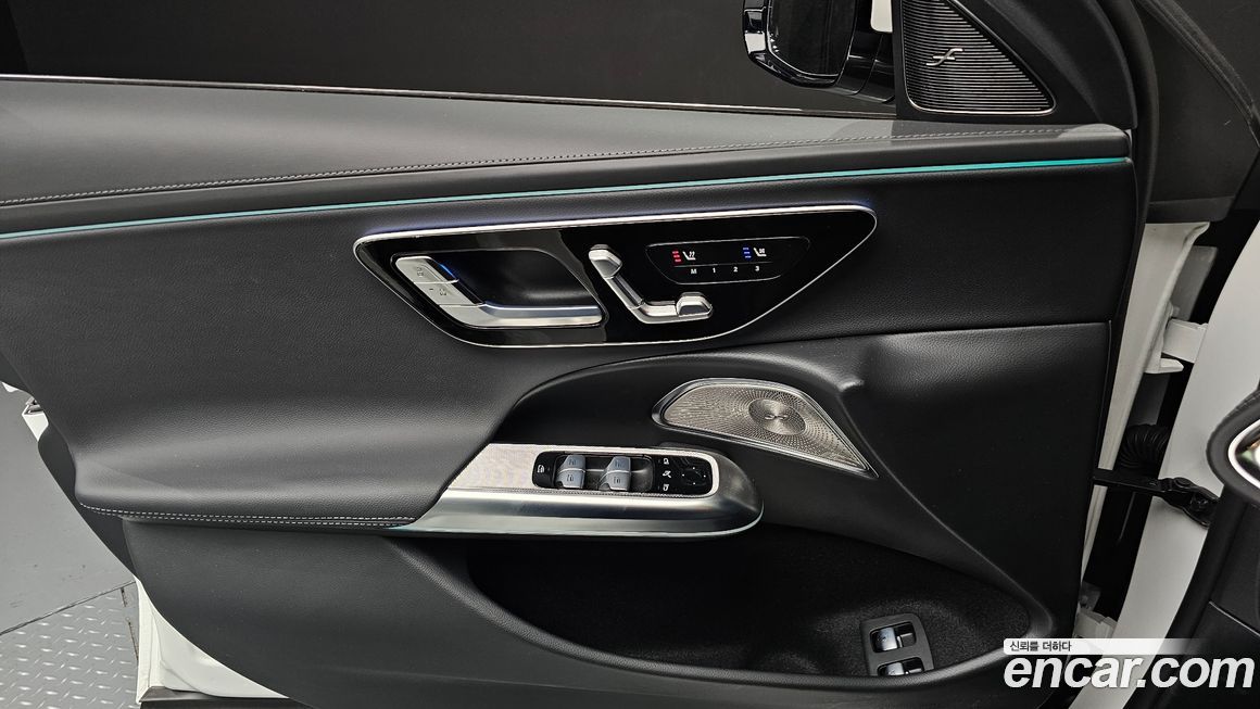 Mercedes-Benz E-Class 2025