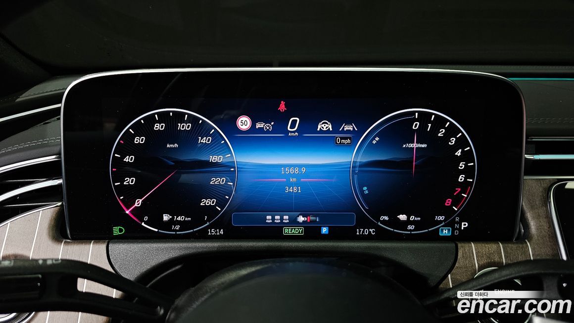 Mercedes-Benz E-Class 2025