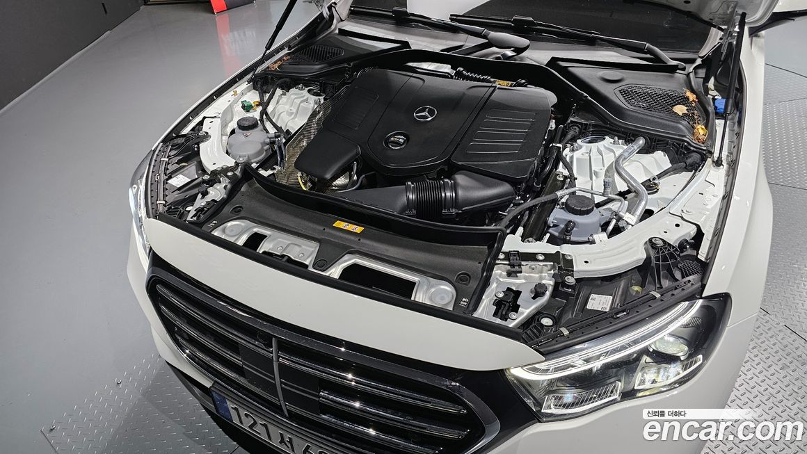 Mercedes-Benz E-Class 2025