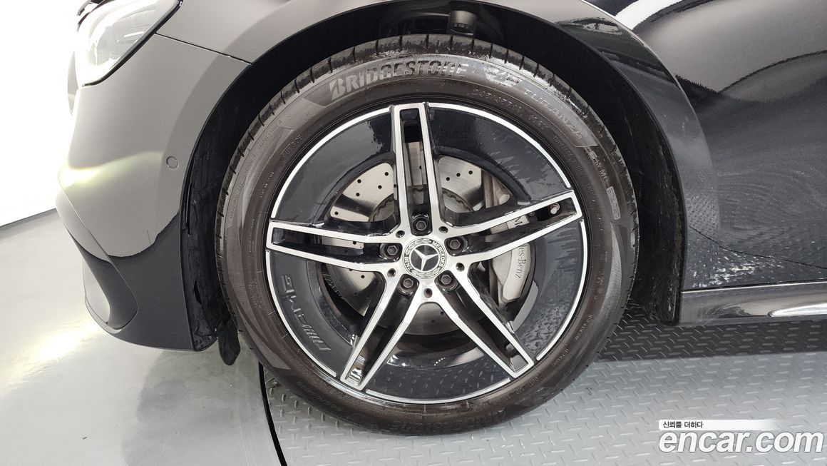 Mercedes-Benz E-Class 2025