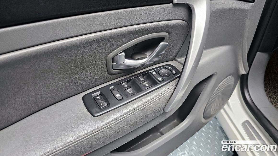 Renault-KoreaSamsung SM5  2011