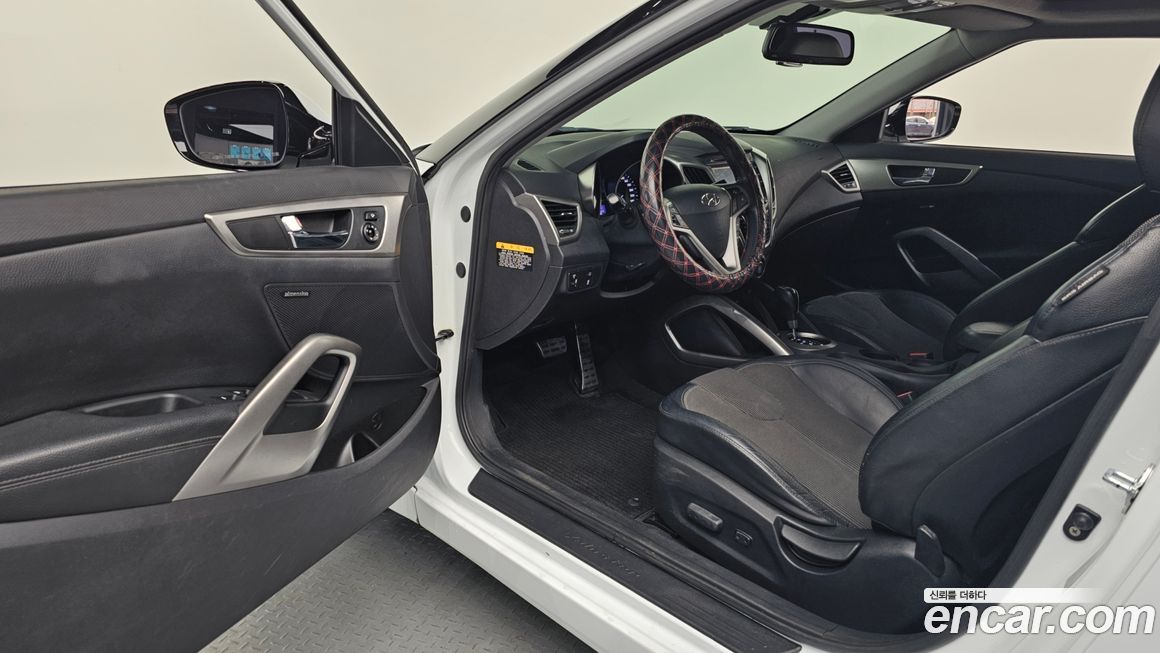 Hyundai Veloster 2012