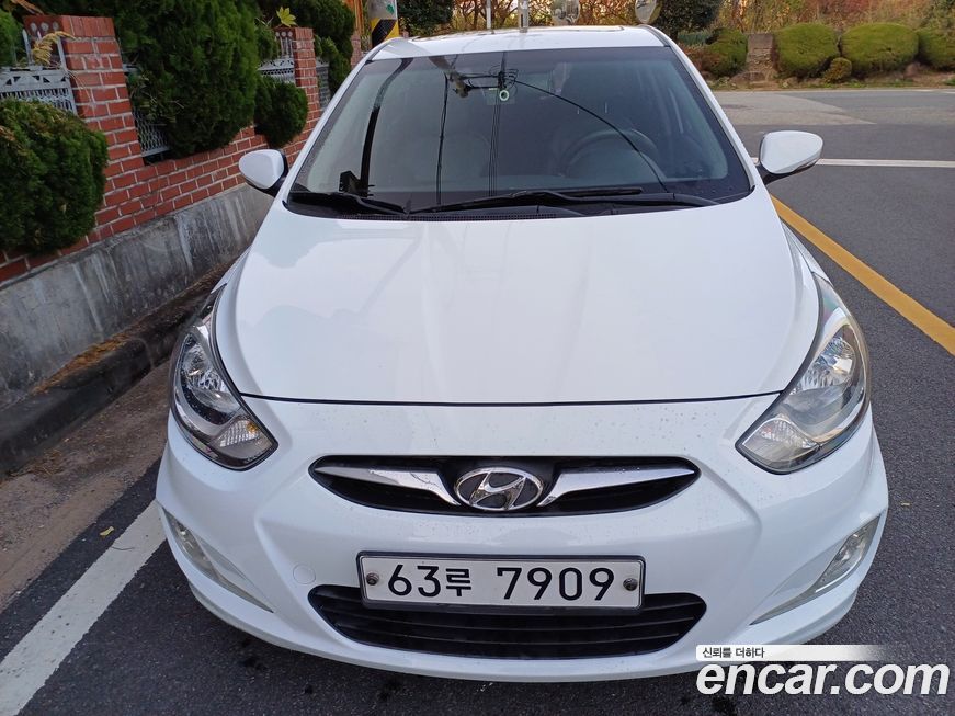 Hyundai Accent 2013