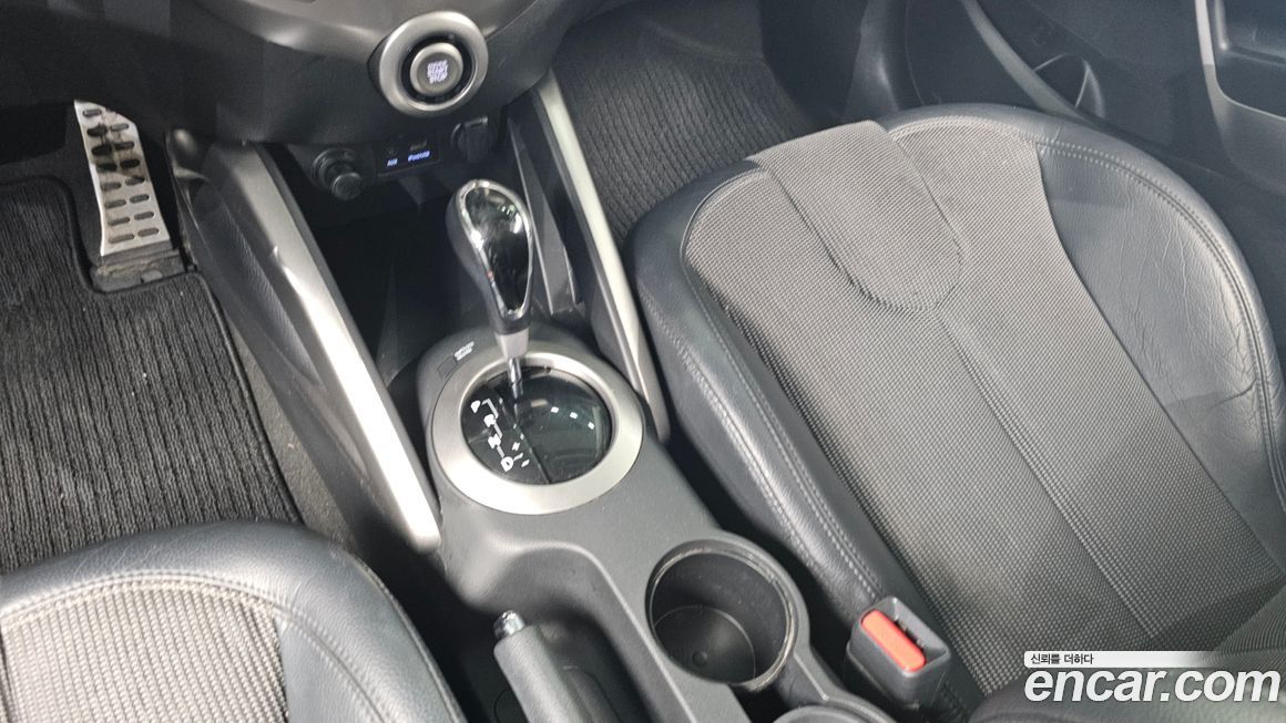 Hyundai Veloster 2012