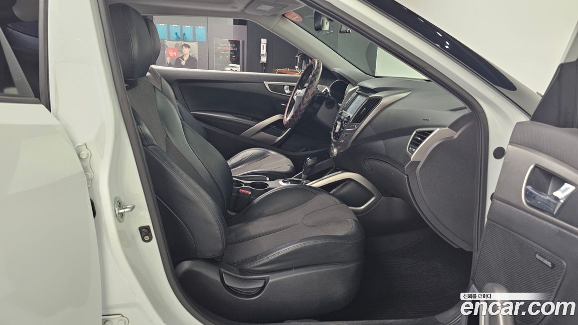 Hyundai Veloster 2012