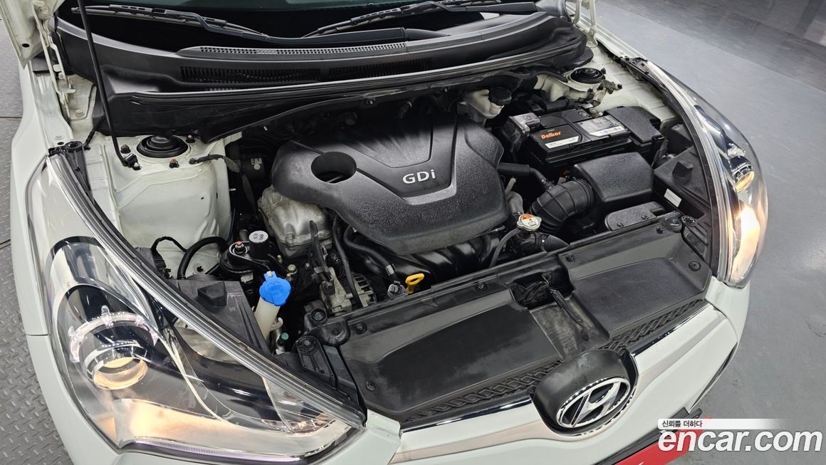 Hyundai Veloster 2012