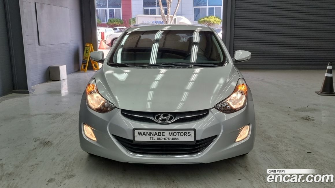 Hyundai AVANTE 2013