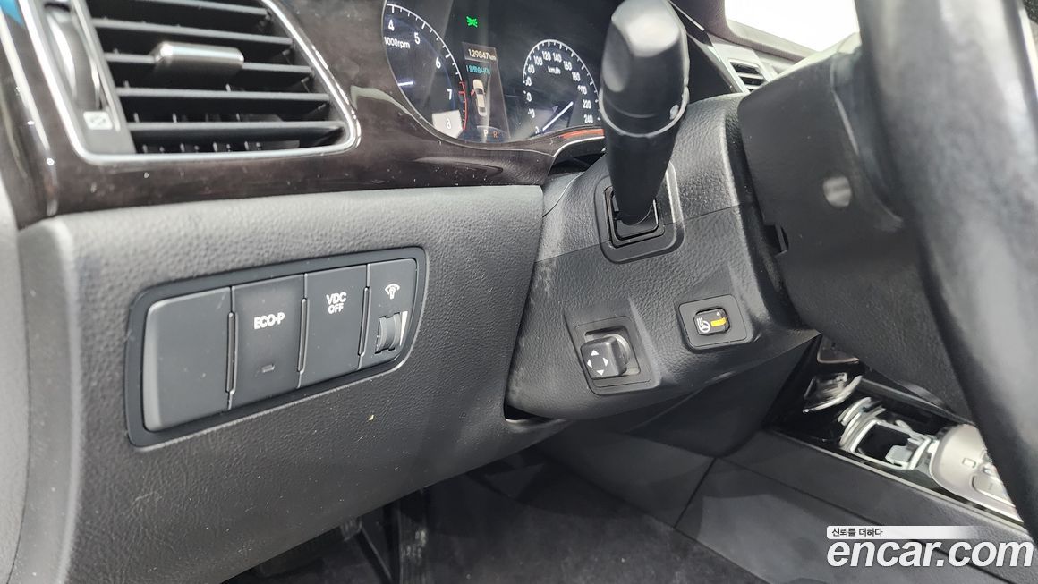 Hyundai Genesis 2012