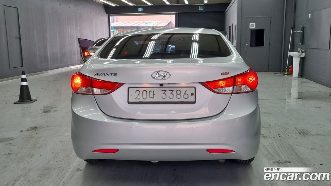 Hyundai AVANTE 2013