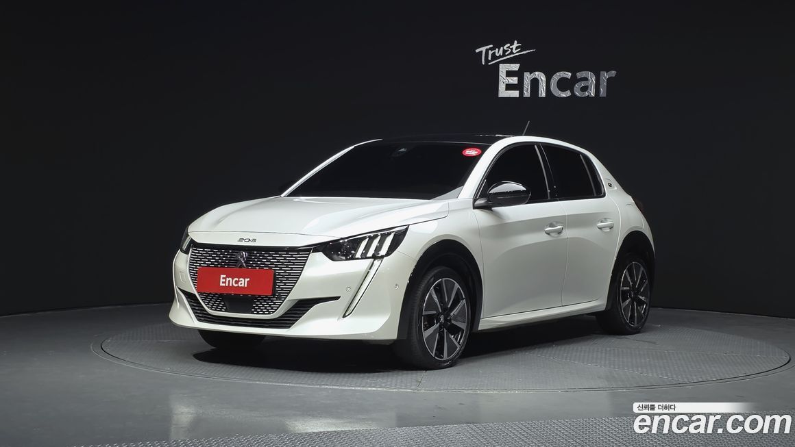 Peugeot 208 2021