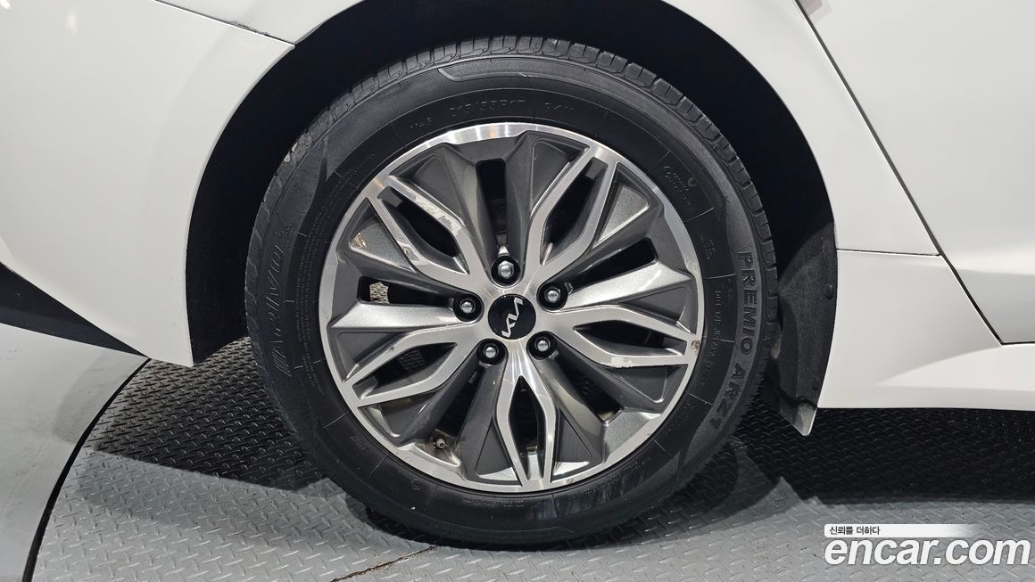 Kia K5 2023