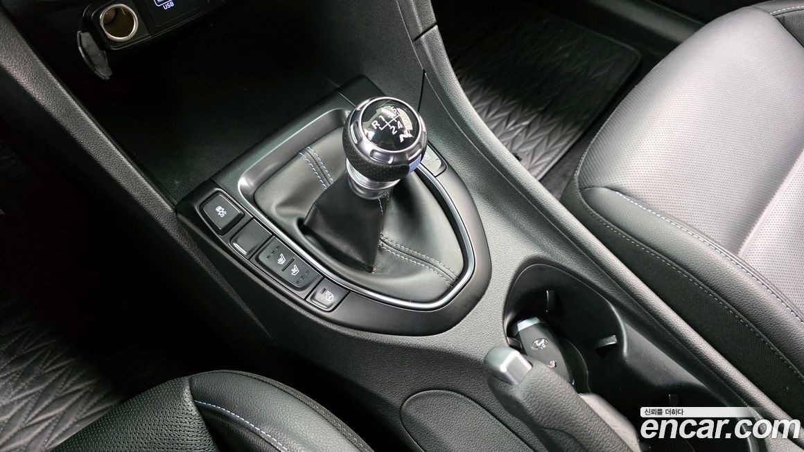 Hyundai Veloster 2020